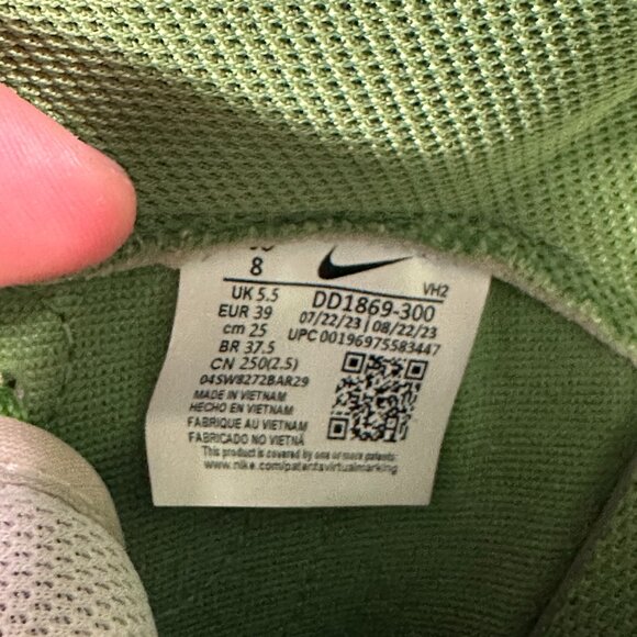 Nike DD1869-300 Dunk High Chlorophyll Sail Women's Size US 8 - Picture 9 of 10